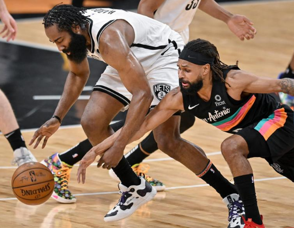 雷恩足球俱乐部在比赛中脱颖而出什么意思